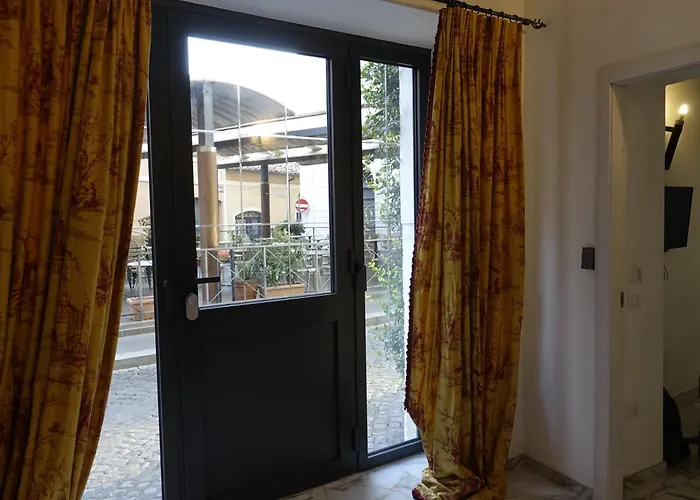 Helmirage Luxury Fori Imperiali *